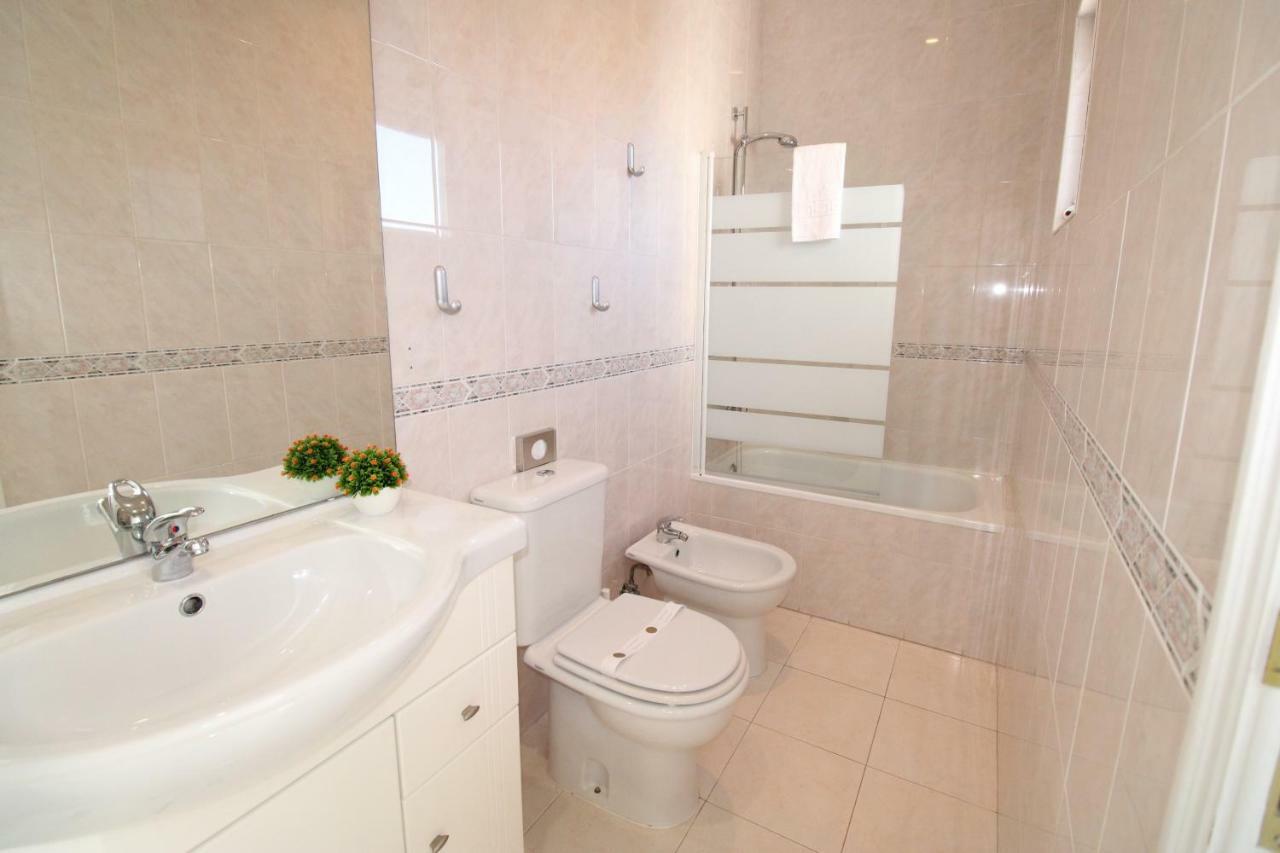 Apartment Sete Rios, Near Zoo Lisboa/ Free Wifi *