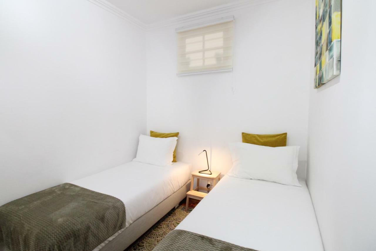 Apartment Sete Rios, Near Zoo Lisboa/ Free Wifi